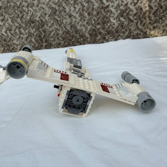 LEGO Star Wars: Luke Skywalker’s X-Wing Fighter 75301 Incomplete With Mini Figs - Picture 4 of 9